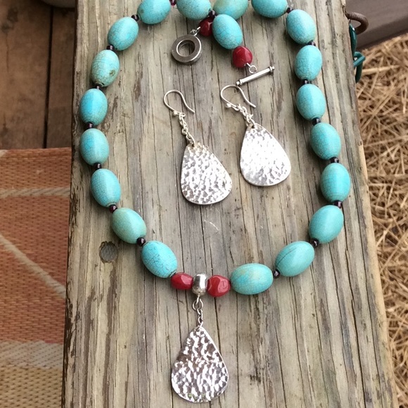 Faux Turquoise Silver Plated Statement Necklace - Picture 9 of 10